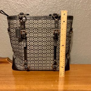 Coach signature Gallery Tote Purse Handbag